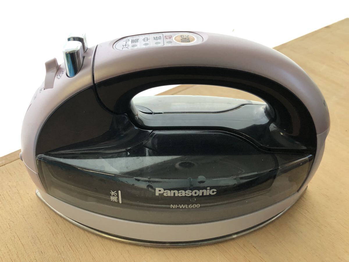  Panasonic パナソニック CaRuRu コードレススチームアイロン NI-WL600 ジャンク品の画像9