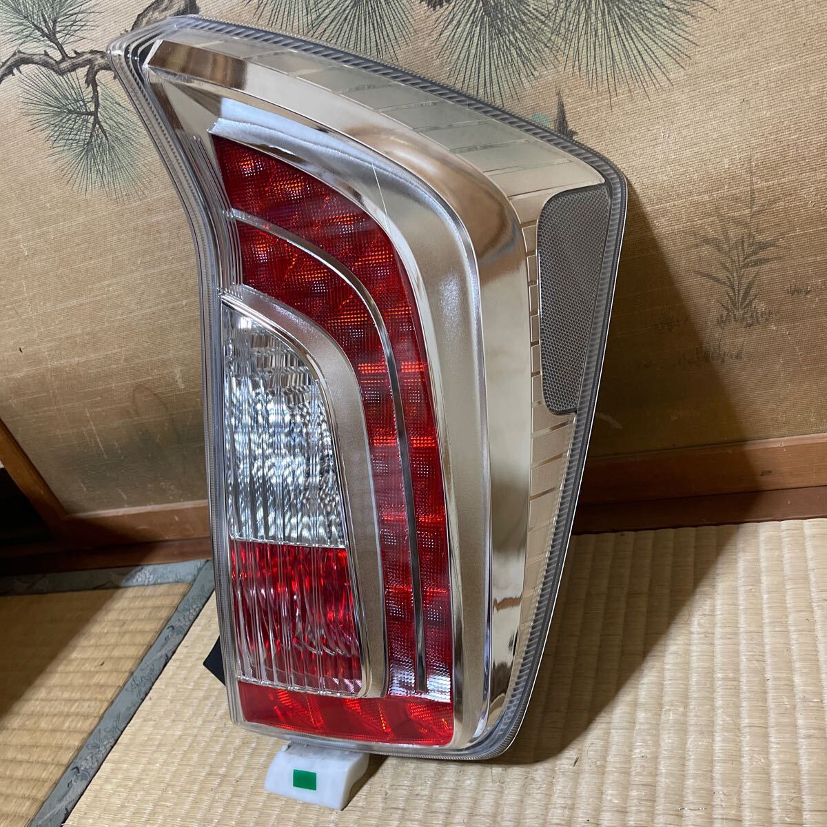 トヨタ 30 プリウス ZVW30 後期 純正 右テールランプ テール トヨタ 30 プリウス ZVW30 後期 純正 右テールランプ テール