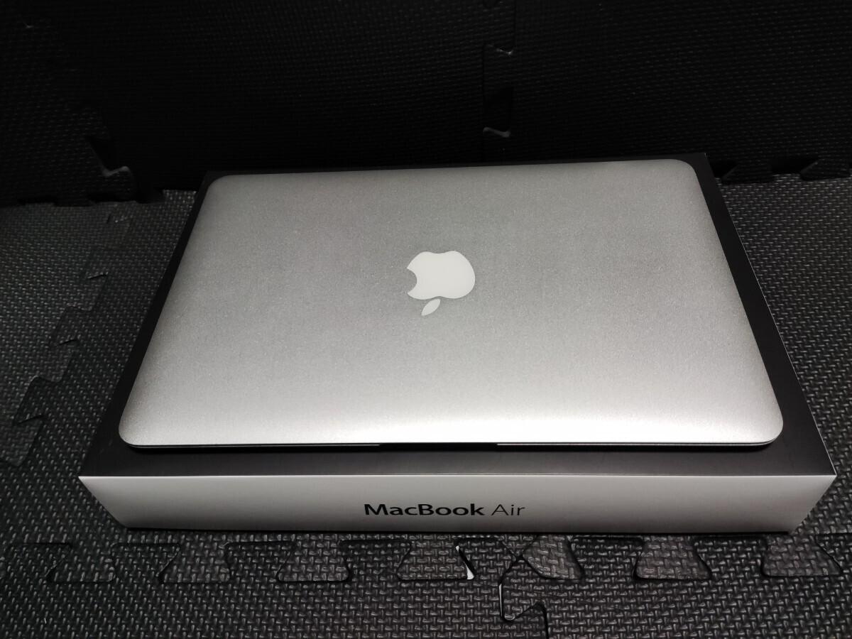 Apple Macbookair 11 Late2010 Model:A1370 箱付属品完備 の画像1