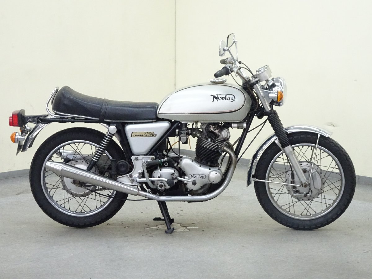 Norton Commando 750【動画有】ローン可 コマンド 750cc ビンテージ 右チェンジ左ブレーキ 希少車 英国車 旧車 車体 ノートン 売り切りの画像4