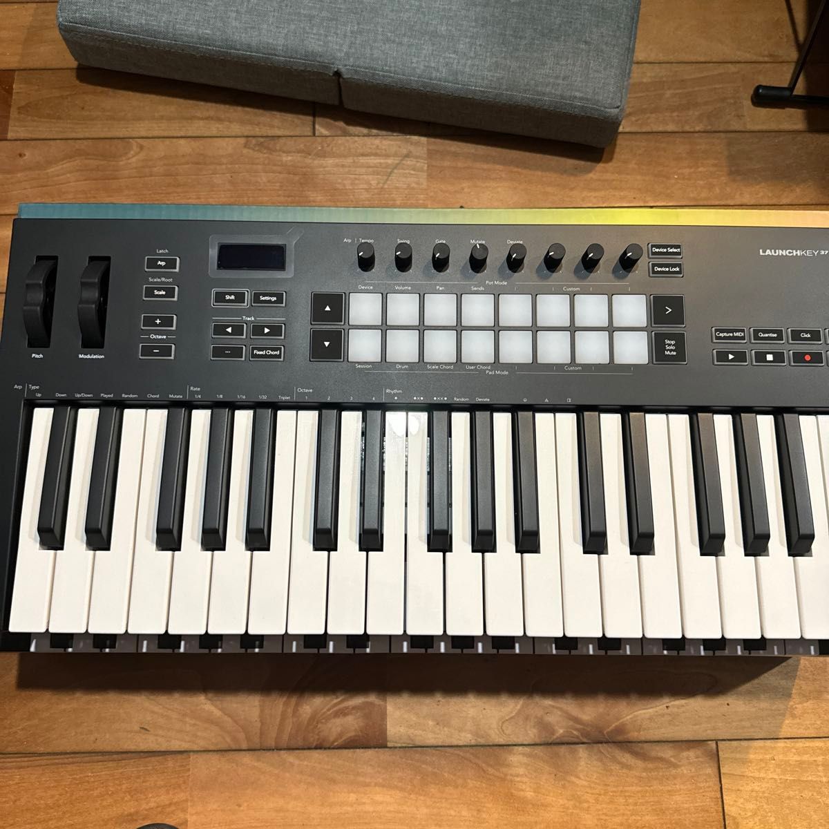 新品未使用] novation LAUNCHKEY 37 MIDIキーボード