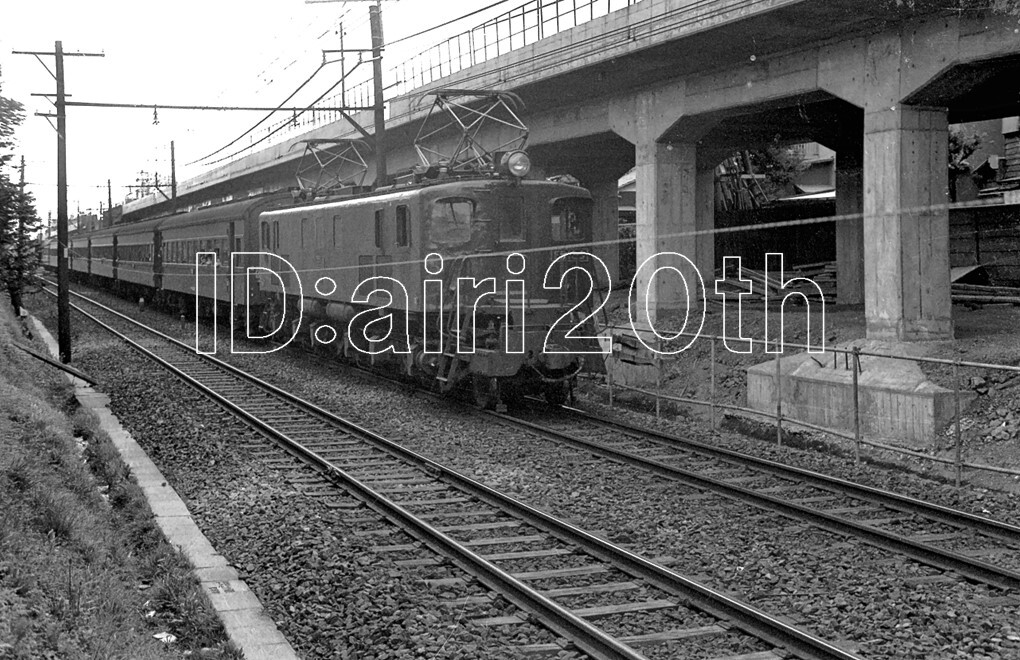 R1002-1[ old railroad white black monochrome nega]35mm 6 koma * Showa era 40~50 period k moni 83 shape ED60 ED27 * railroad station train . car steam locomotiv 