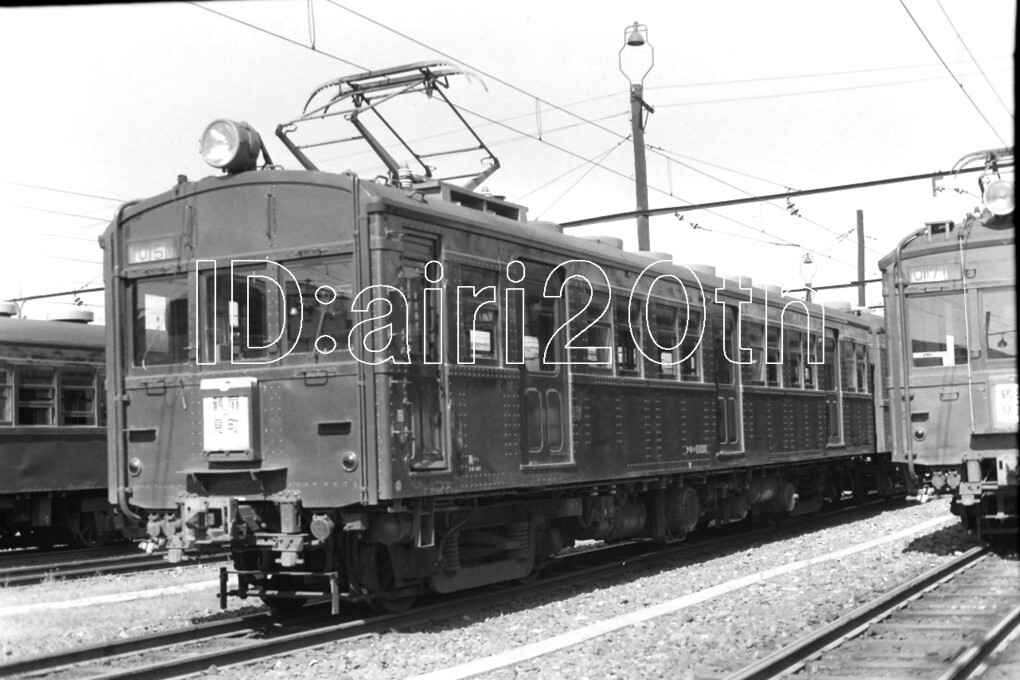 R0014-3[ old railroad white black monochrome nega]35mm 6 koma * Showa era 45 year Tsurumi line? * photograph nega film train station 