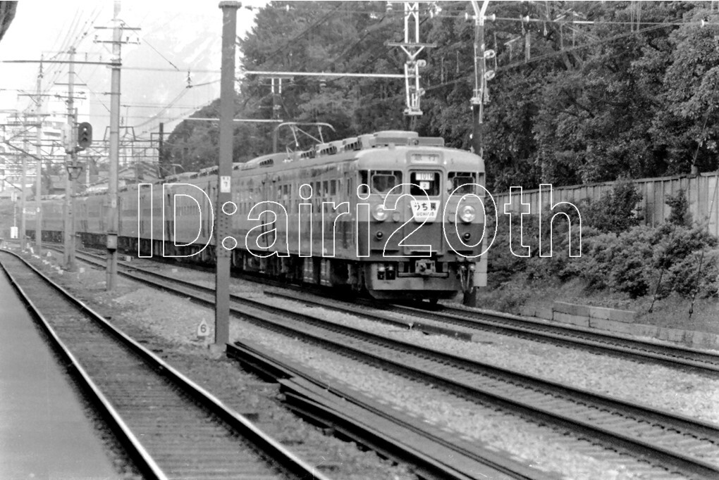 R0033-6[ old railroad white black monochrome nega]35mm 6 koma * Showa era 44 year express ... steam locomotiv C57 * railroad station train . car steam locomotiv 