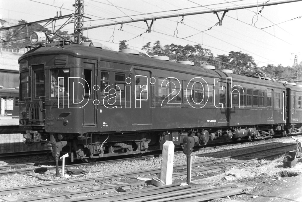 R0018-5[ old railroad white black monochrome nega]35mm 6 koma * Showa era 45 year kmo is 40 * photograph nega film train station 