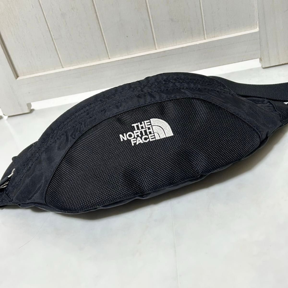 極美品　THE NORTH FACE ノースフェイス　ボディバッグ