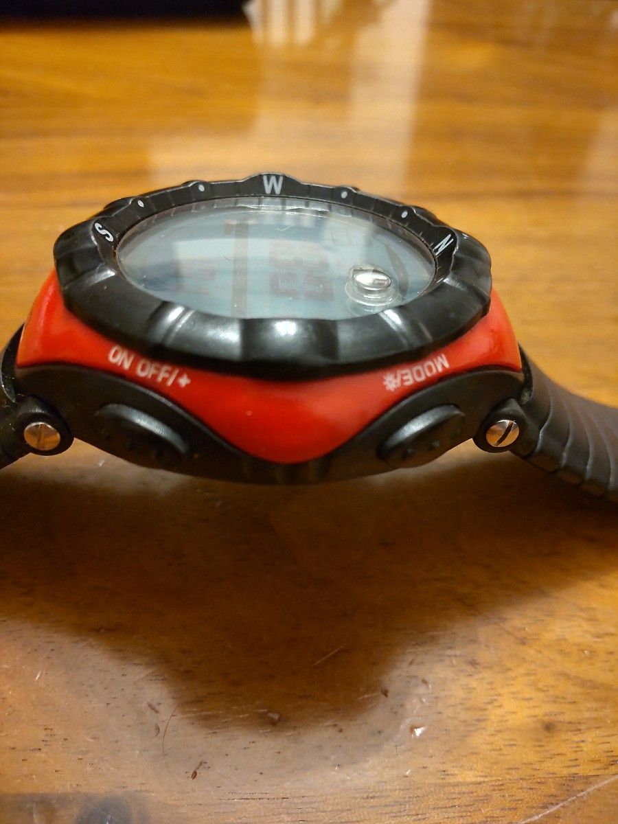 超美品 初期型 レア SUUNTO スント VECTOR ベクター 赤 RED 