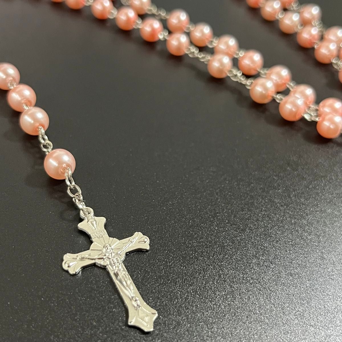 N017-h 十字架 クロス ロザリオ ロング ネックレス ビーズ マリア アクセサリー ピンク