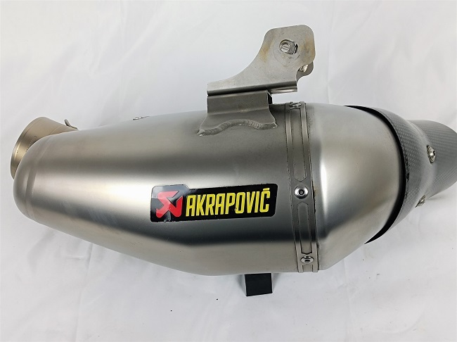 MT-09 XSR900 16-20 AKRAPOVIC アクラポヴィッチ レーシングラインマフラーの画像4