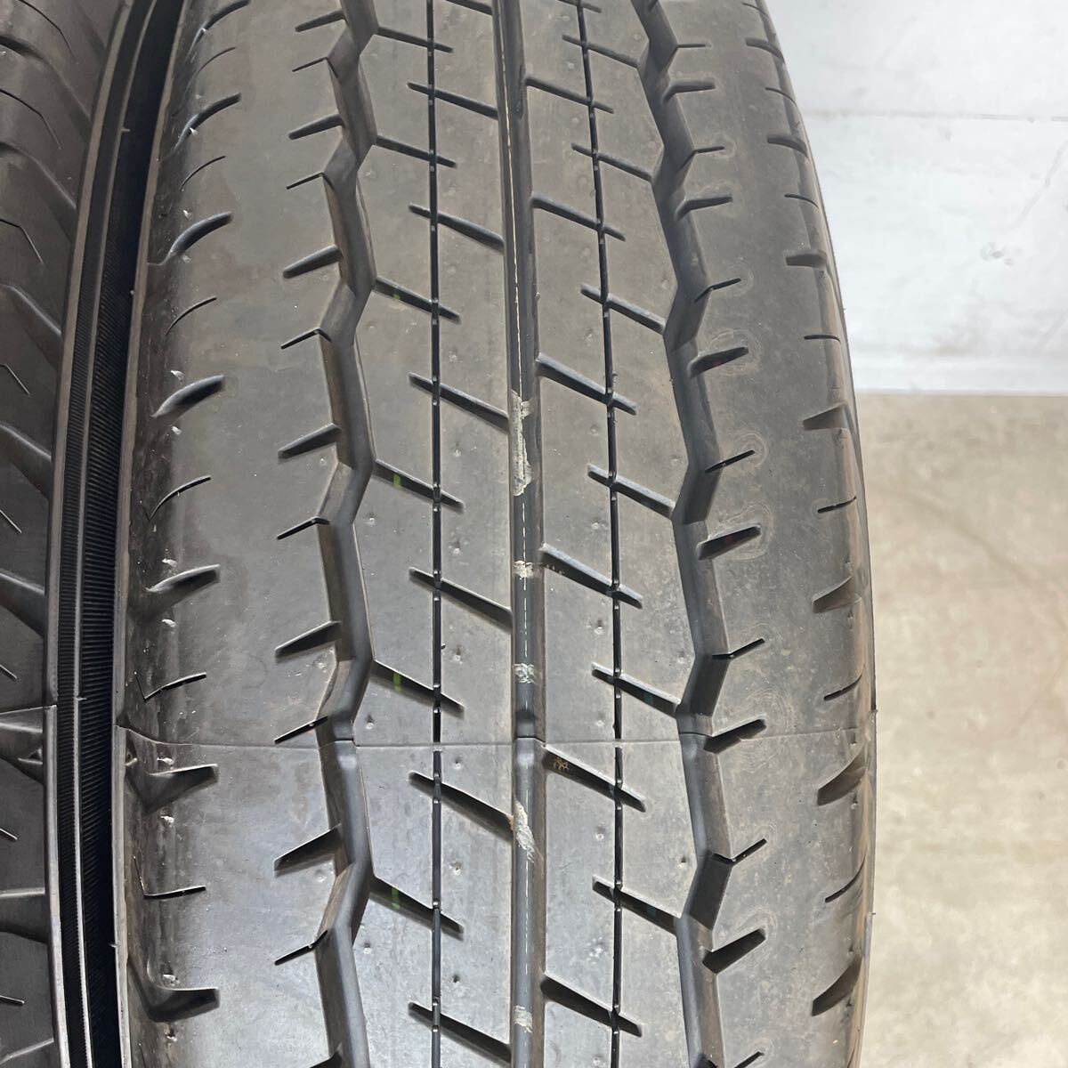 新車外し 195/80R15 LT 107/105L DUNLOP SP175nダンロップ 4本 セット　　2023年製_画像5