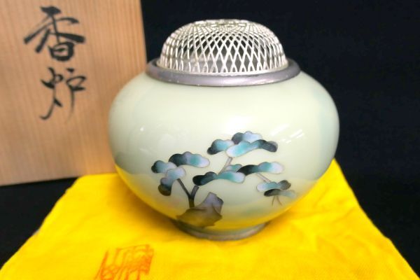 O1706 『服部喜久作』【菊花透銀火屋松文 有線七宝香炉】七宝焼焚香 重さ約466g/60