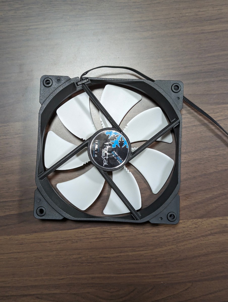 ③Fractal Design 140mm 14cmファン Dynamic X2 GP-14 ホワイト FD-FAN-DYN-X2-GP14-WT_画像2