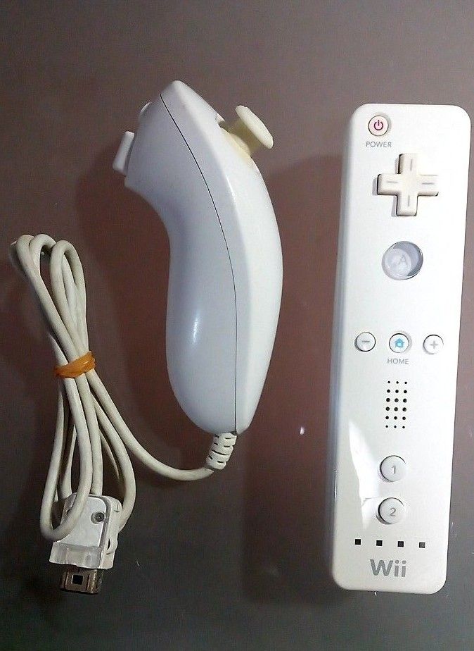 Wii　コントローラーとヌンチャク　セット