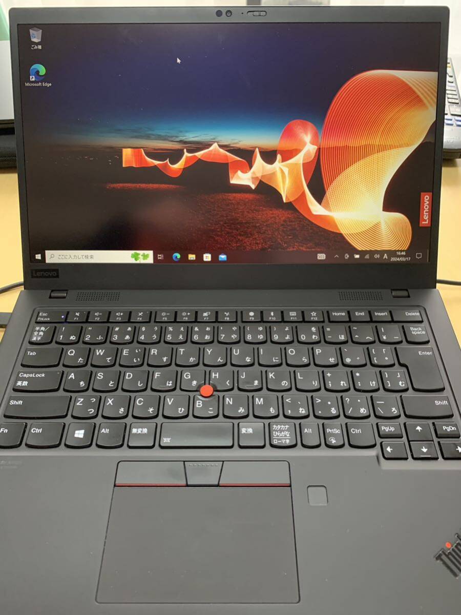 【中古】Lenovo ThinkPad X1 Carbon 7th Core i7 8665U メモリ16GB SSD256GB WIN10PRO_画像1