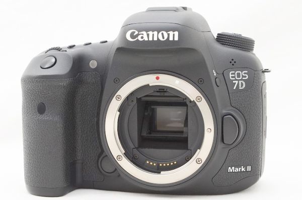 ☆極上美品☆ Canon キャノン EOS 7D MarkⅡ ボディ 元箱 付属品 ♯23120703の画像2