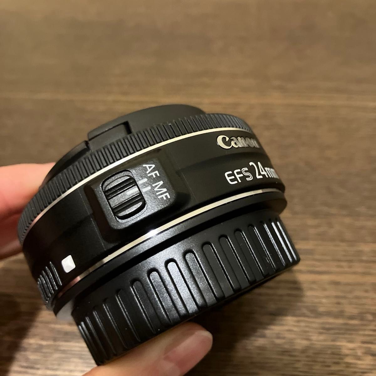 Canon キャノン　カメラ　レンズ　EFS 24mm f/2.8 STM 薄型パンケーキレンズ　中古美品