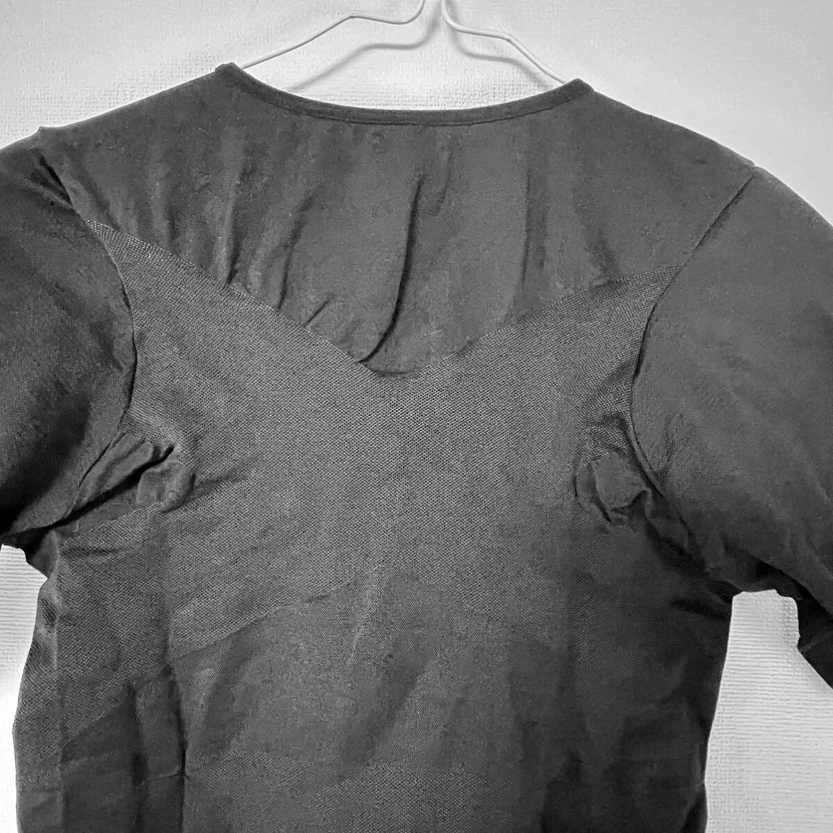 [新品未使用] 加圧インナーシャツ メンズ コルセット、半袖 3枚セット 黒 XL 姿勢矯正 猫背矯正の画像4