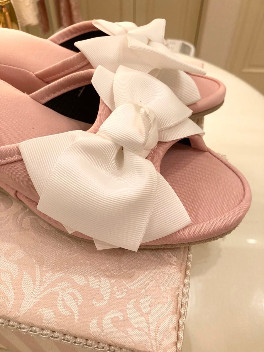 ジェニファーテイラーroom shoes pink＆White サイズM