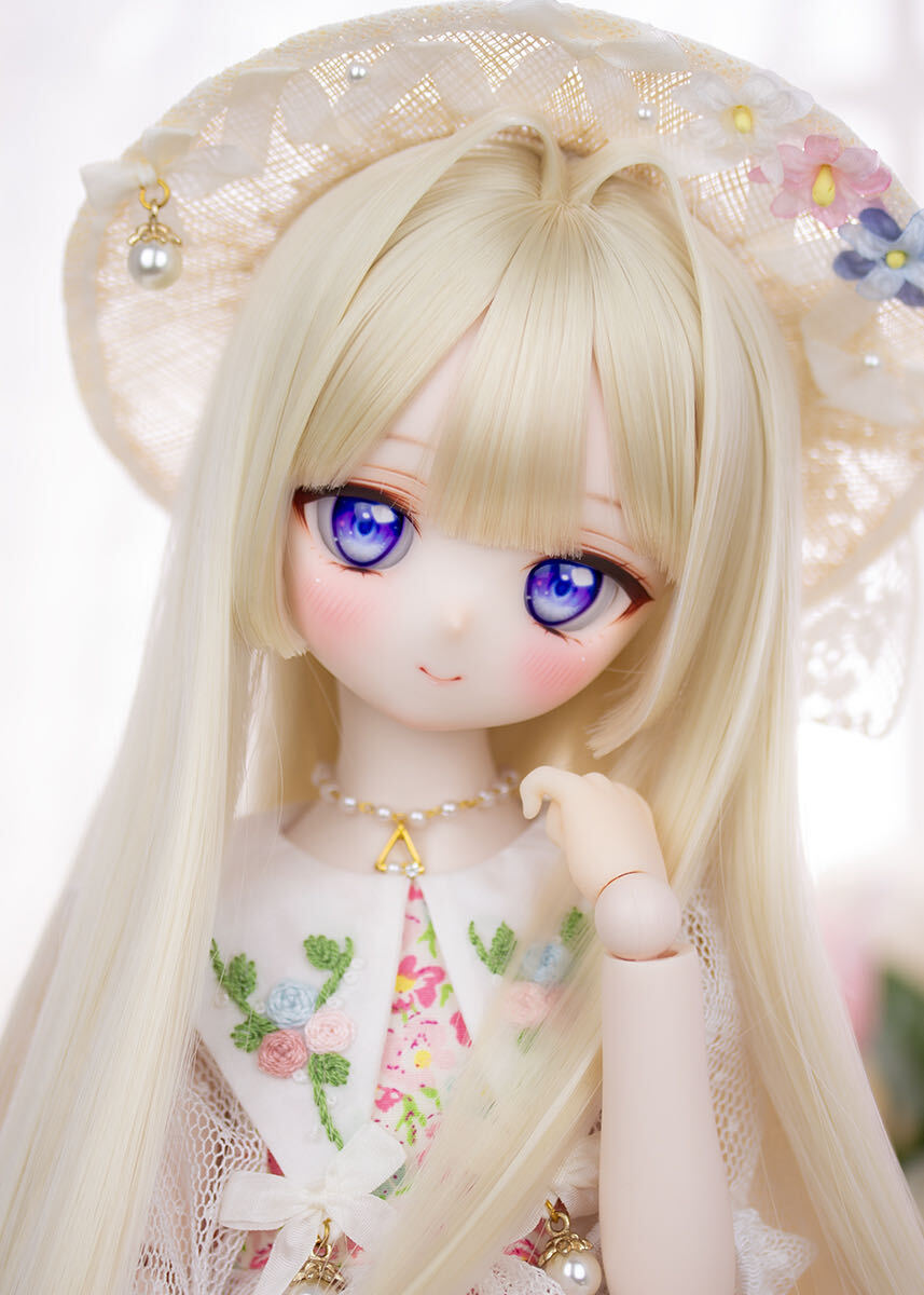 Guppe DDH-01 セミホワイト肌　カスタムヘッド＋アイ＋おまけウィッグ　※ソフビ盛り難あり_画像6