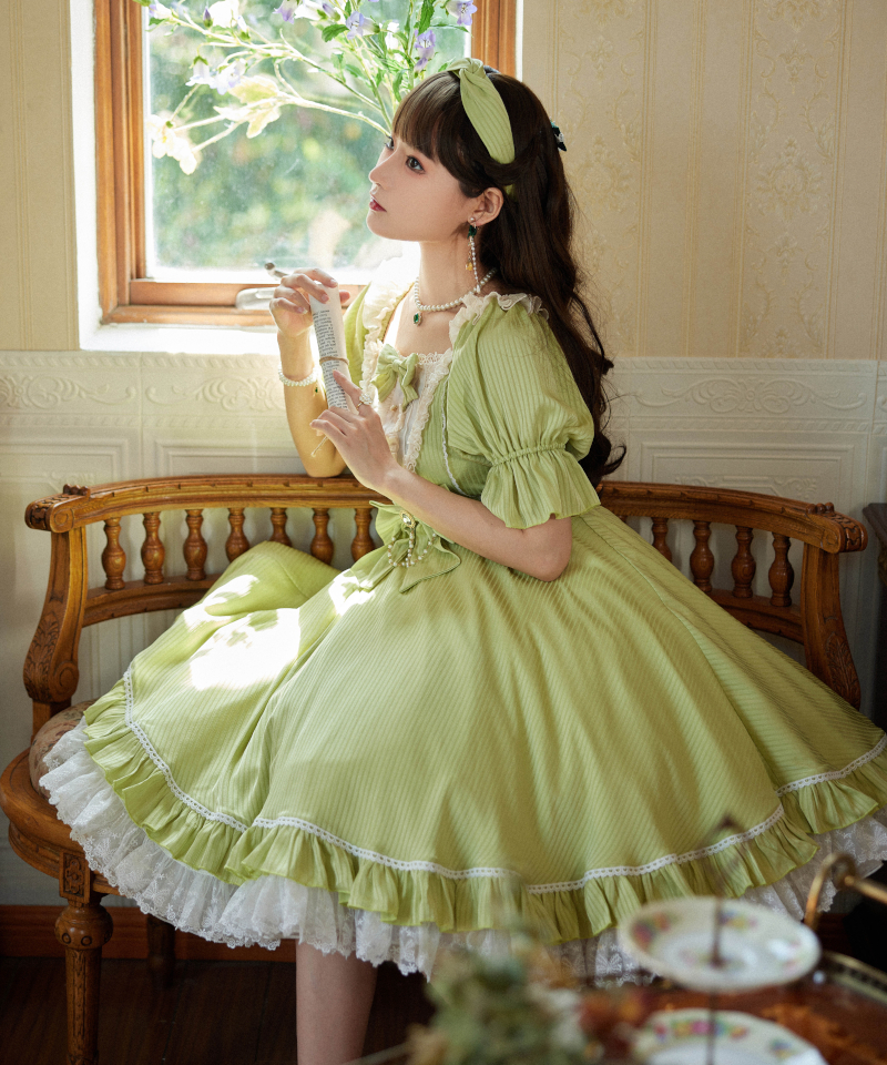 roli.taro here style One-piece dress short sleeves lovely classical klaroli Gothic and Lolita 3 color development XS-4XL.roli Lolita .. lovely star empty 