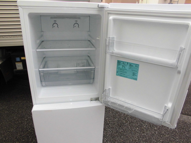 Haier ハイアール 2ドア ノンフロン 冷凍冷蔵庫 JR-NF148B 148L 100V 50/60Hz ホワイト ２０１９年_画像3