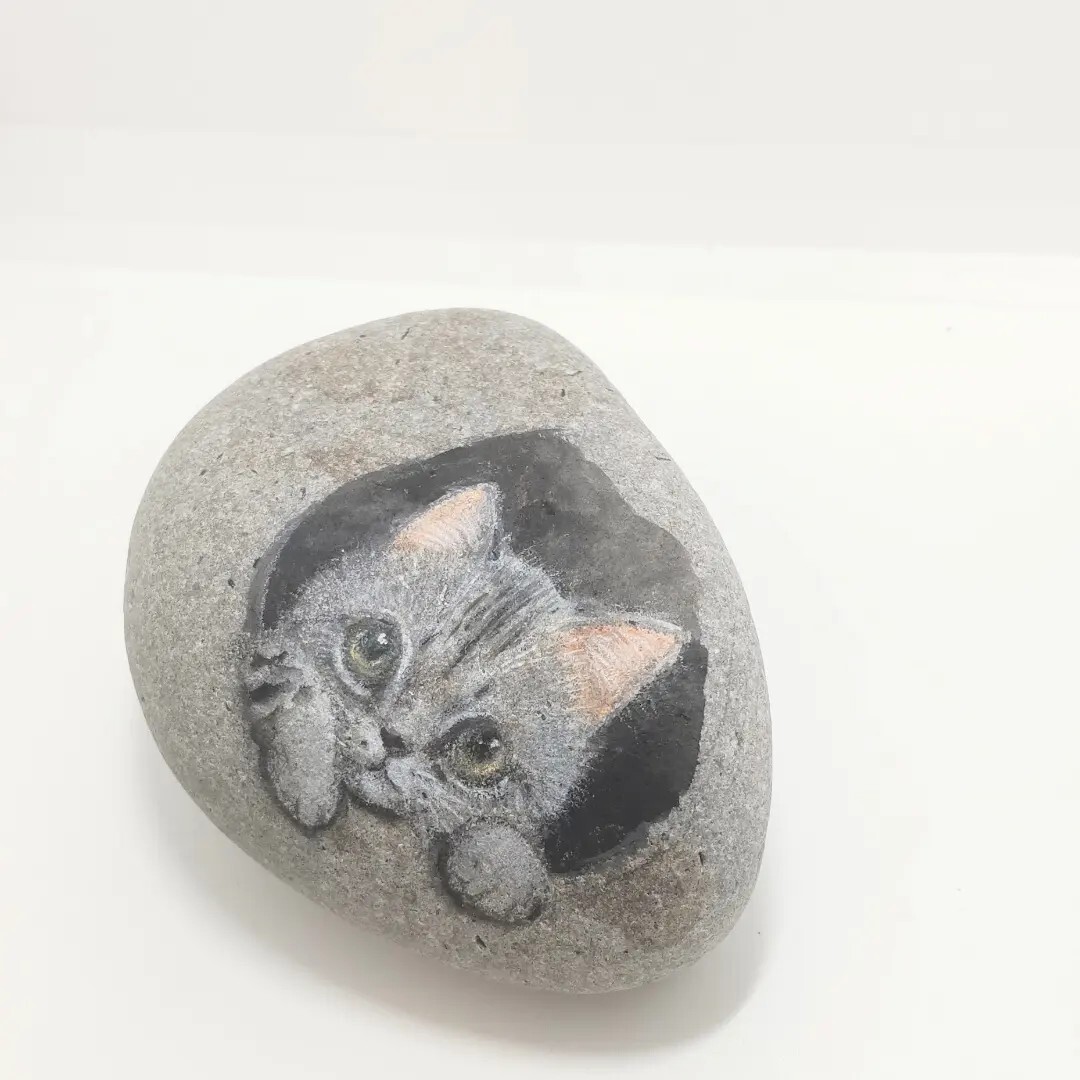 saburina*kiji tiger * stone cat * hand-drawn illustrations * animal picture ** cat stone * stone .. art * Stone art * paperweight 