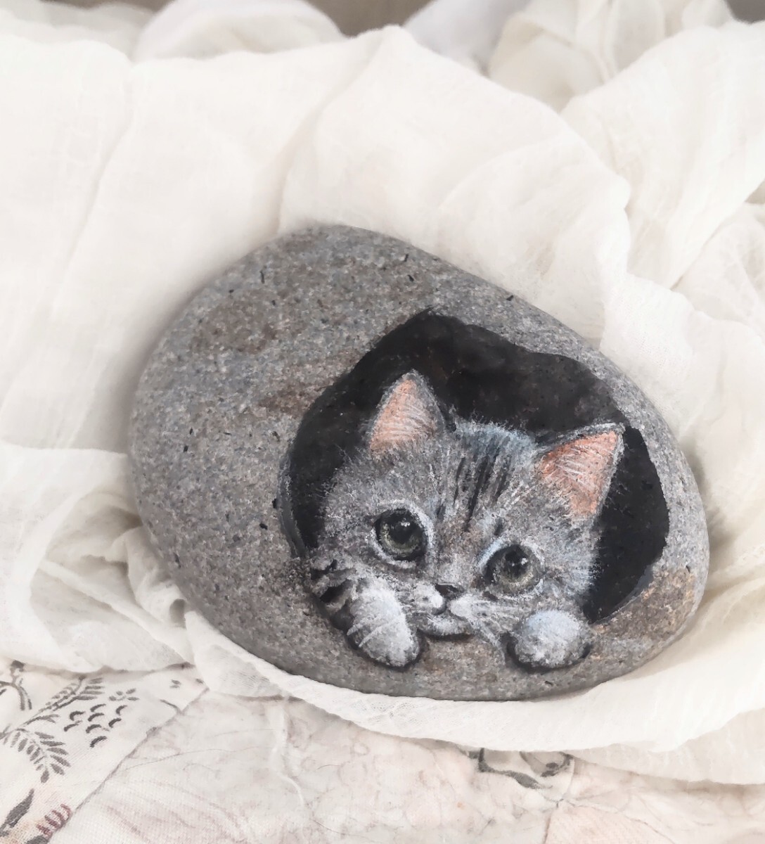 saburina*kiji tiger * stone cat * hand-drawn illustrations * animal picture ** cat stone * stone .. art * Stone art * paperweight 