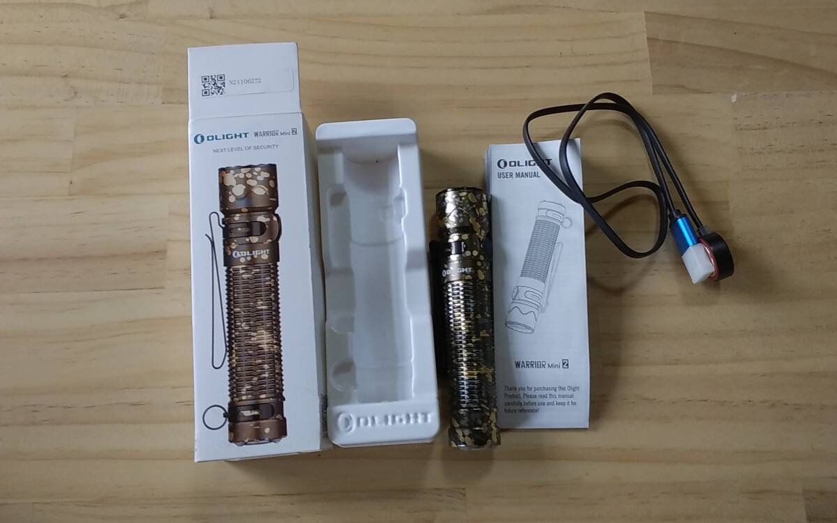 OLIGHT(オーライト) Warrior Mini 2 懐中電灯 1750ルーメン 高輝度 LEDハンディライト 強力 IPX8防水 フラッシュライト 停電用ワークライト_画像2