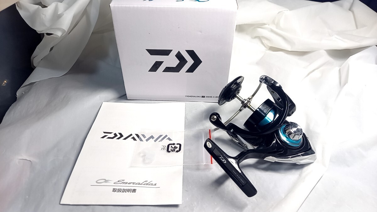 新品展示品 ダイワ 管694DP 19エメラルダス LT3000S-C-DH 本体のみ