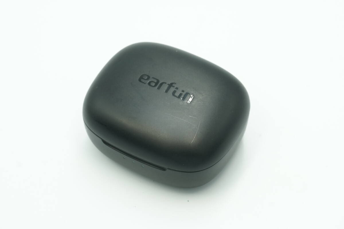 【充電ケースのみ】EarFun Air Pro 3　ブラック　Black　イヤーファン_画像2