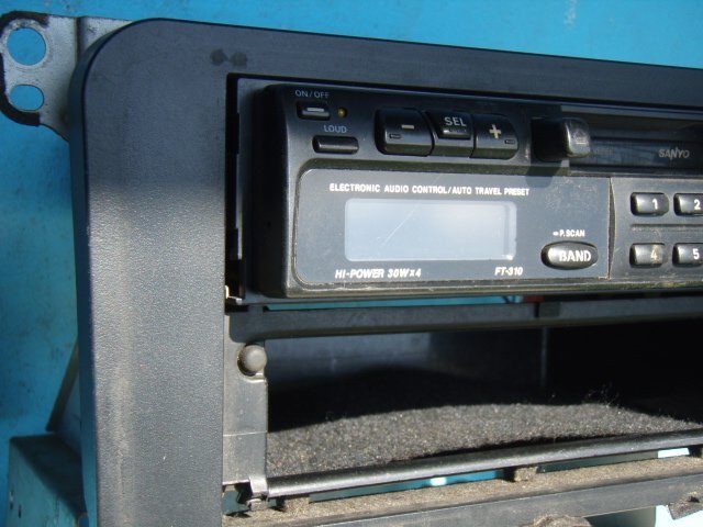 ★ JZS143 クラウン についていた 社外 オーディオ ラジオ カセットデッキ テープデッキ FT-310 サンヨー 24306JJの画像2
