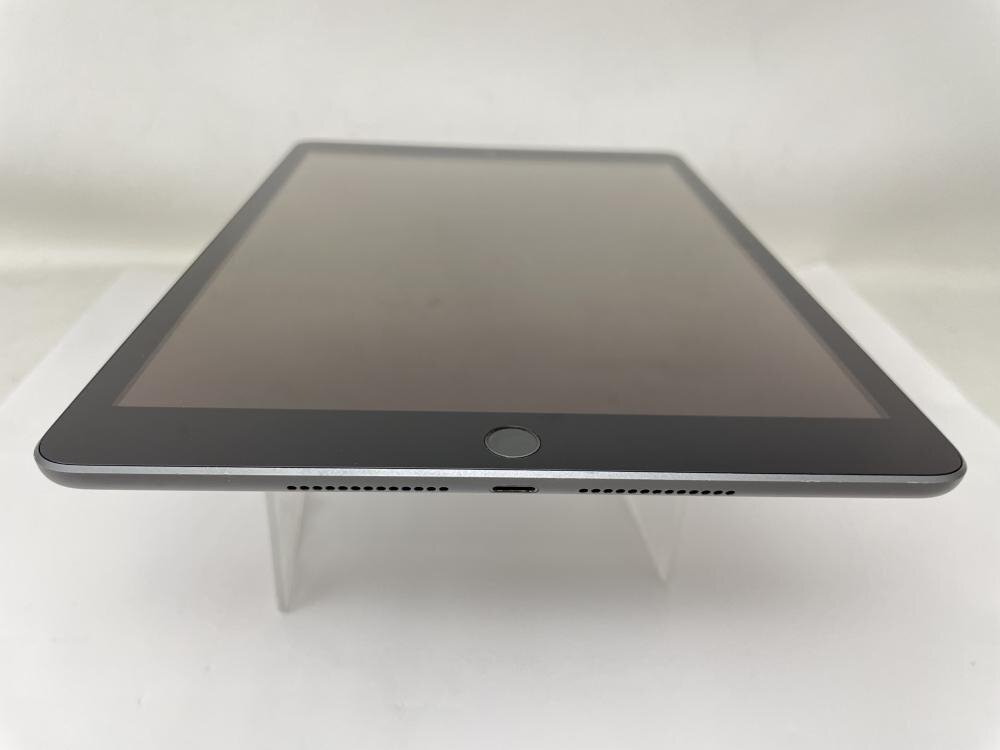 U218【動作確認済】 iPad 第9世代 256GB docomo版SIMロック解除 SIMフリー スペースグレイ_画像3