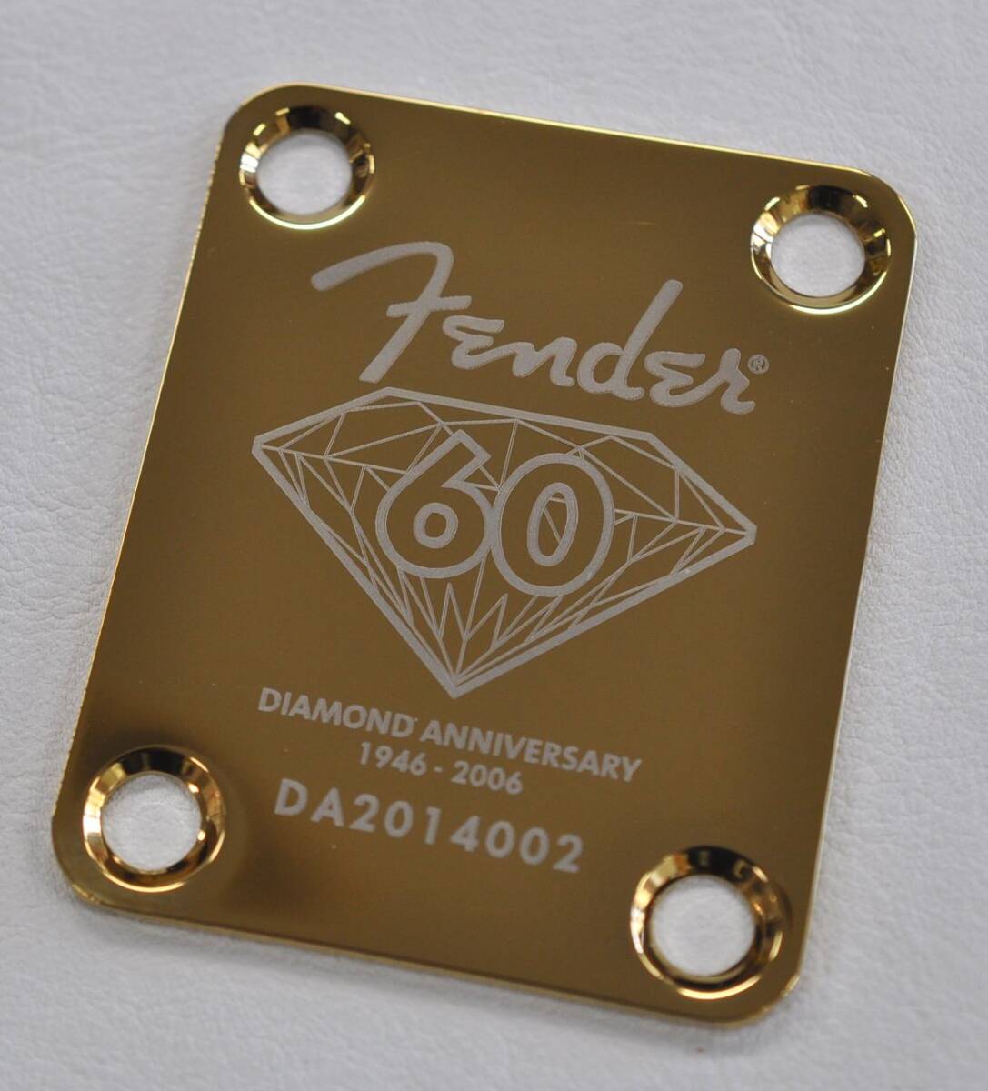 ★Fender DIAMOND ANNIVERSARY 60 ネックジョイントプレート(ゴールド） ★_画像1