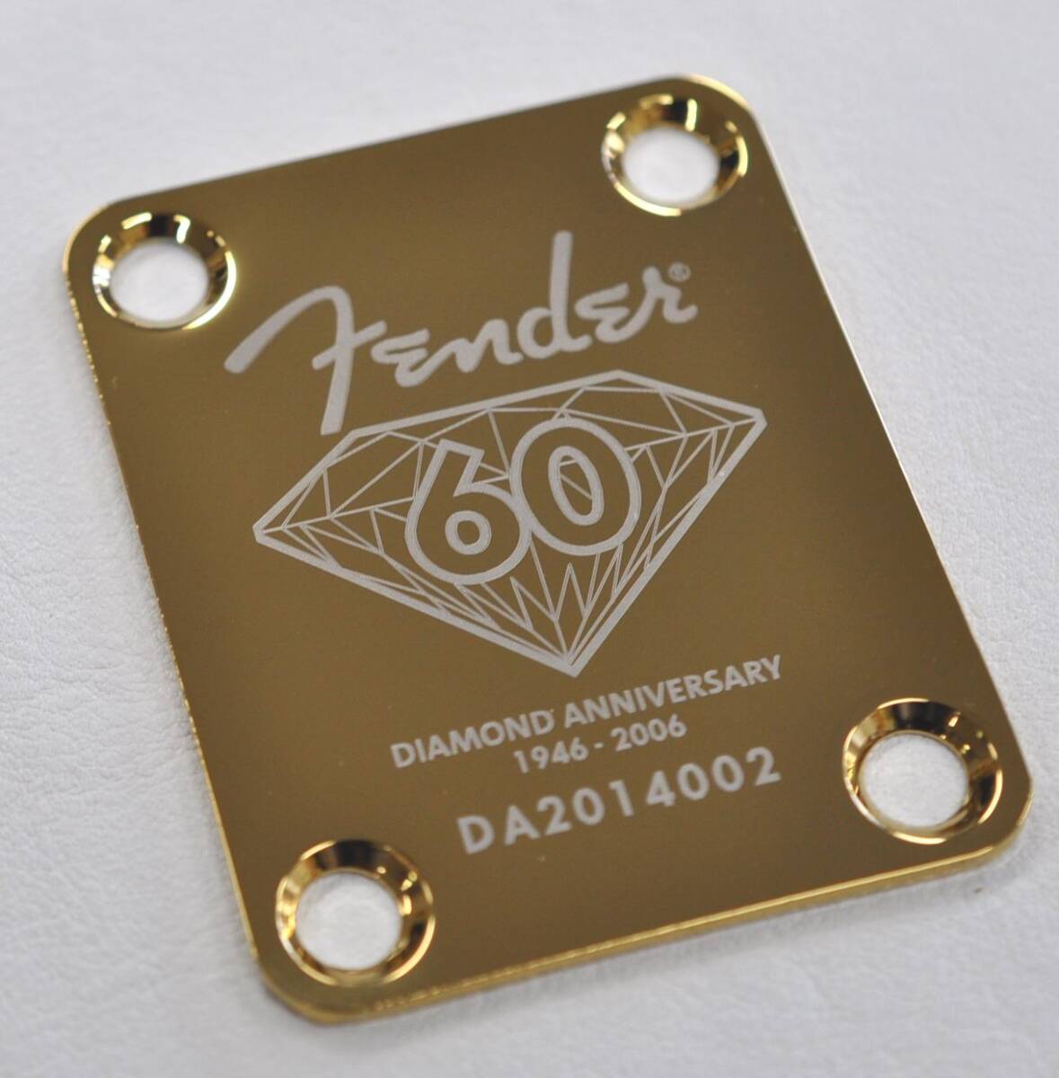 ★Fender DIAMOND ANNIVERSARY 60 ネックジョイントプレート(ゴールド） ★_画像2