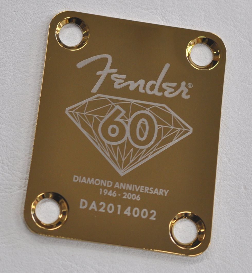 ★Fender DIAMOND ANNIVERSARY 60 ネックジョイントプレート(ゴールド） ★_画像4