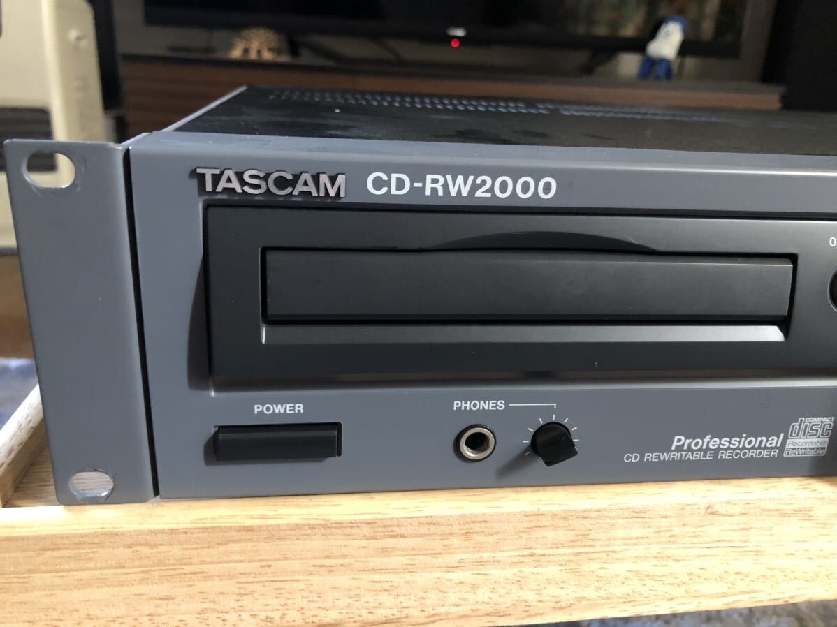 TASCAM CD-RW2000 中古品　動作OK(再生　CD-R録音) 稀少品_画像2