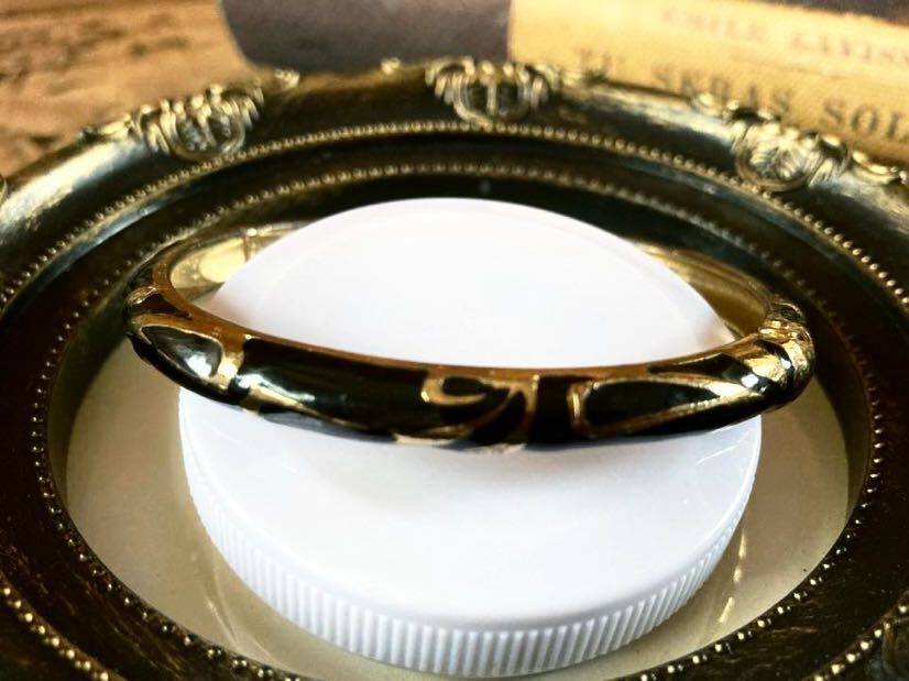 上品 レディース バングル アクセサリー ジュエリー ブレスレット 黒 金色 アンティーク ヴィンテージ vintage antique bangle Jewelry Gの画像2