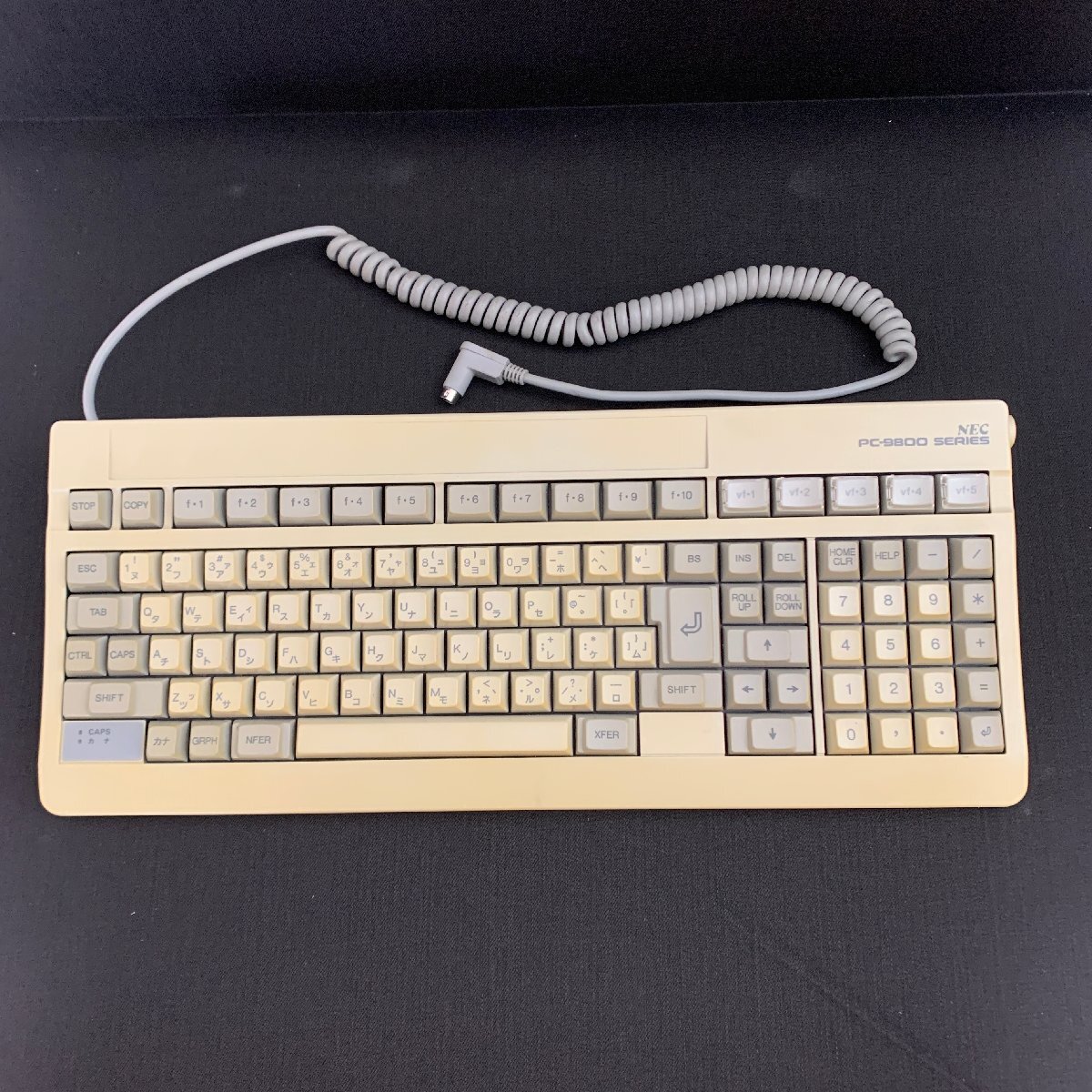 K867　NEC　PC-9800用キーボード　通電確認　PC-98　簡易清掃済_画像1