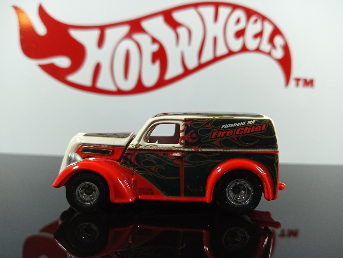 Hot Wheels Ford Anglia E494A Panel Truck ルース ホットウィール フォード アングリアパネルトラック 消防署ロッド Mattel 1999の画像2