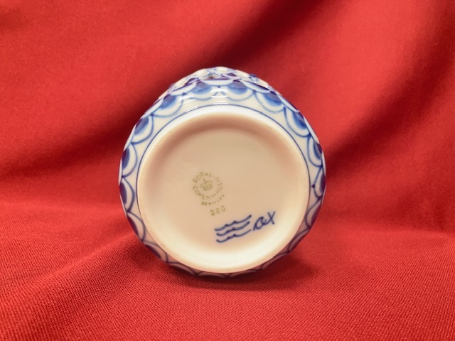 ※56790 未使用 ROYAL COPENHAGEN ブルーフルーテッド フルレース シガレットカップ 個人保管品 _画像6