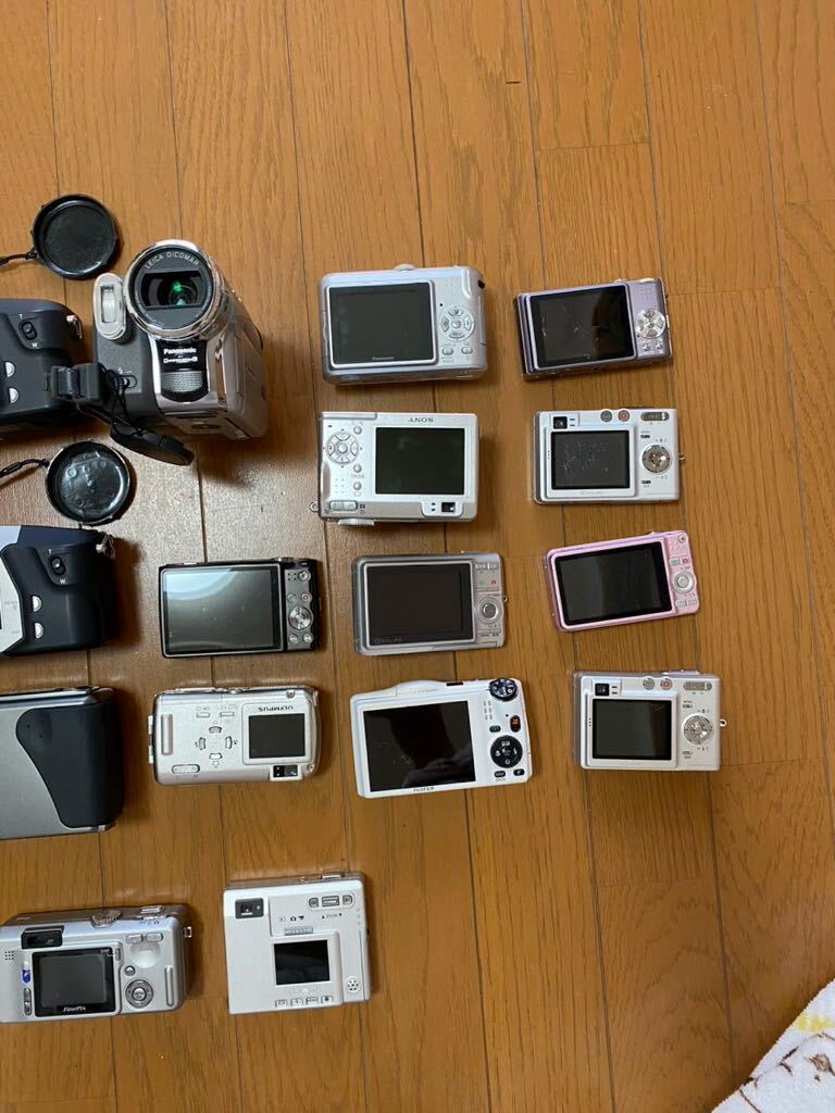 デジカメまとめ売り 20個OLYMPUS SONY FUJIFILM CASIO FINEPIX LUMIX EPSON MINOLTA Panasonic コンパクトデジタルカメラジャンク品_画像6