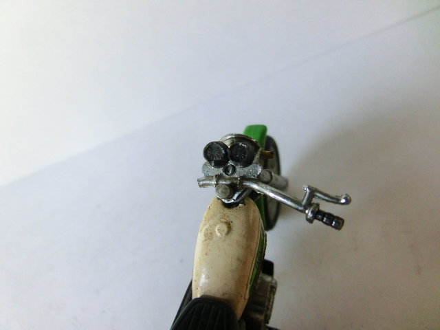 ミニカー バイク ヨネザワ ダイヤペット KAWASAKI カワサキ 250TR  1/30 ハンドル片側無の画像4