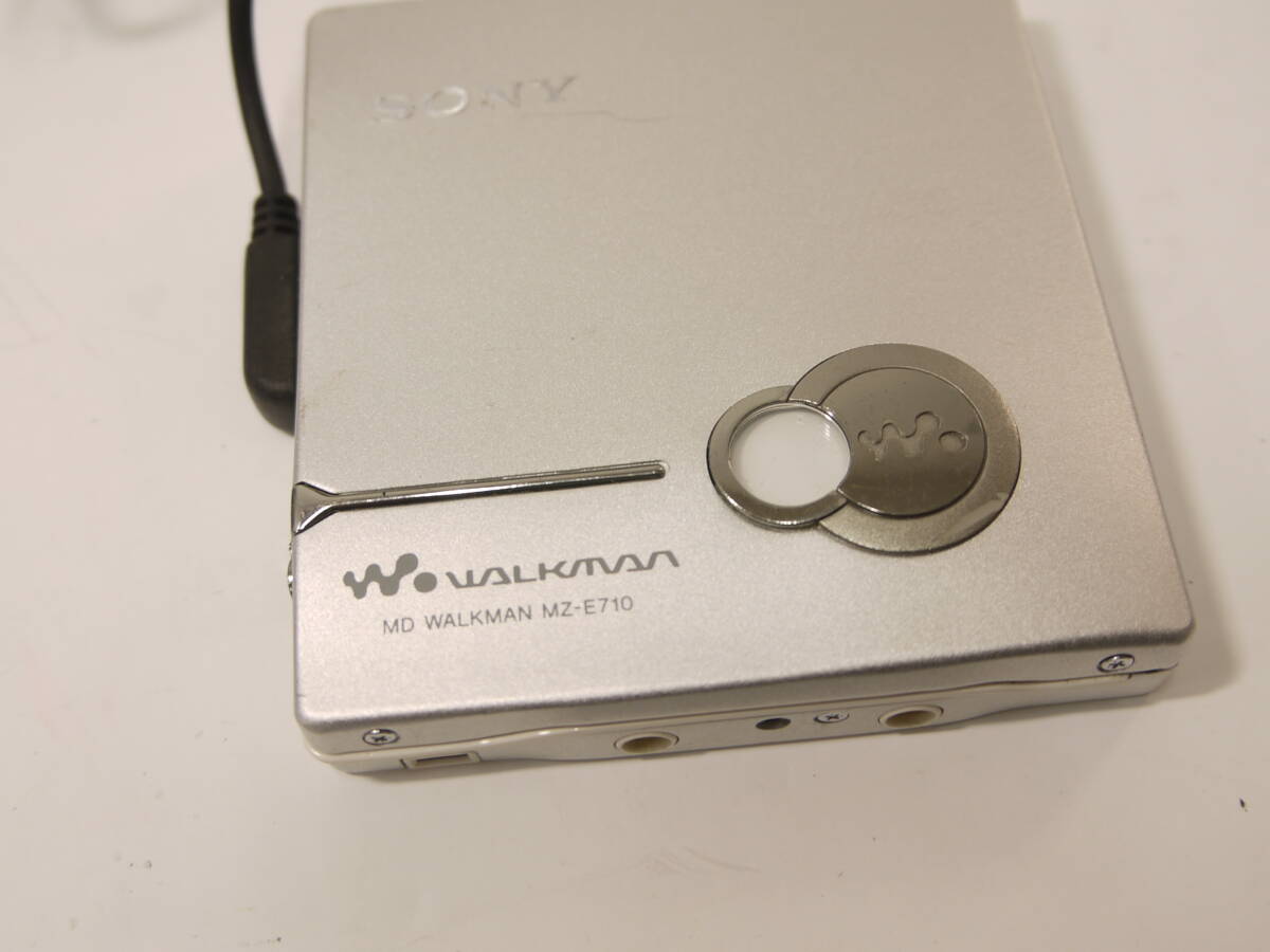 189 SONY MD WALKMAN MZ-E710 ソニー MDウォークマン リモコン付 MDプレーヤー 未確認_画像9