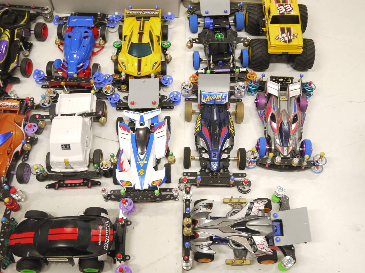 i238 TAMIYA ミニ四駆 16台 部品取 ジャンク パーツ タイヤ モーター シャーシ アストラルスター/サニーシャトル/K4タッシュ/アバンテJr_画像5