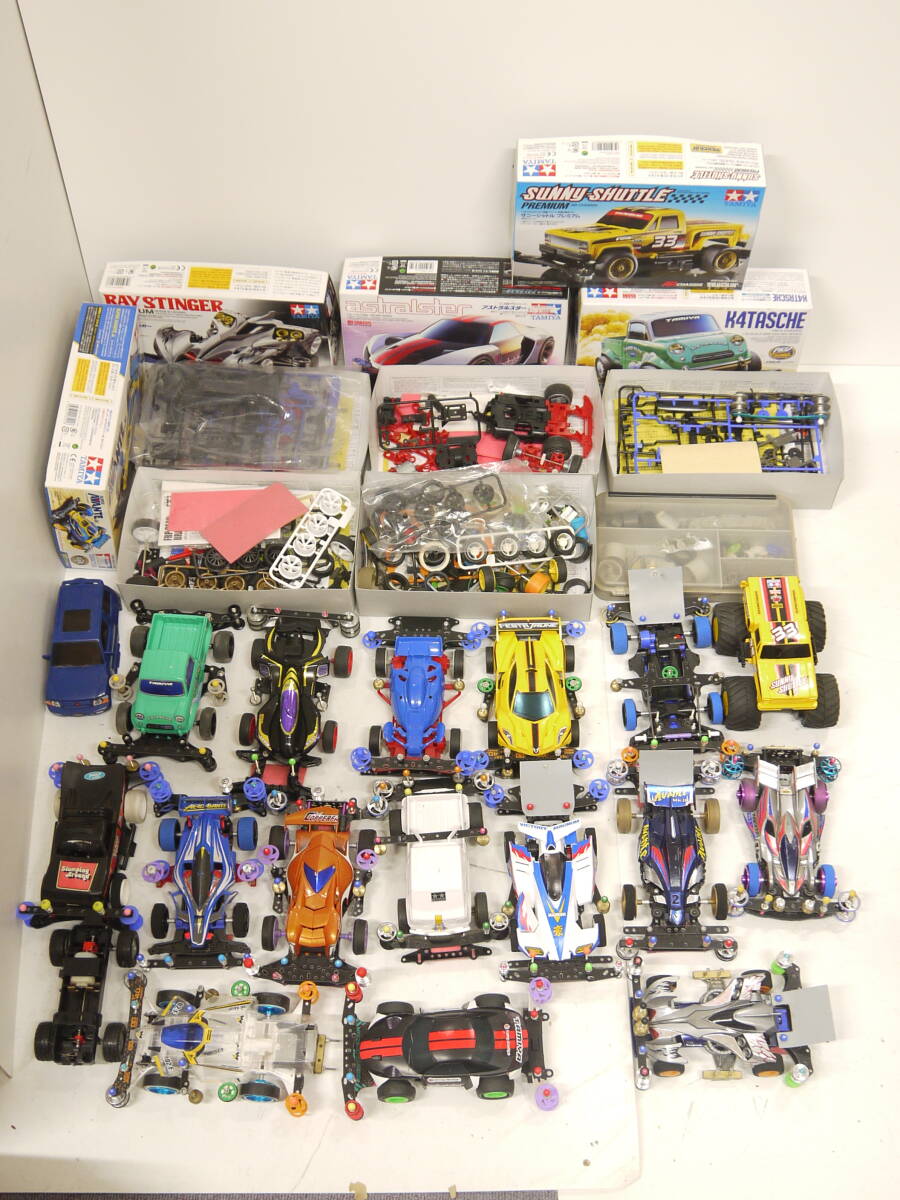 i238 TAMIYA ミニ四駆 16台 部品取 ジャンク パーツ タイヤ モーター シャーシ アストラルスター/サニーシャトル/K4タッシュ/アバンテJr_画像1