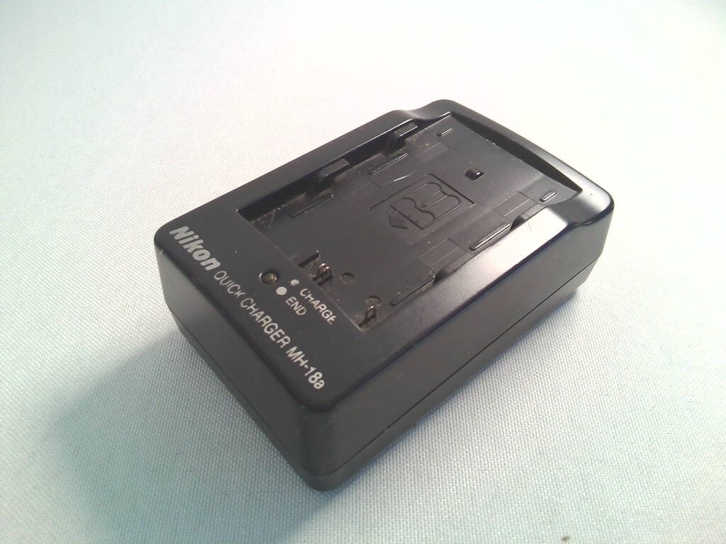 Nikon Nikon original charger MH-18a Quick charger QUICK CHARGER body only * operation goods 