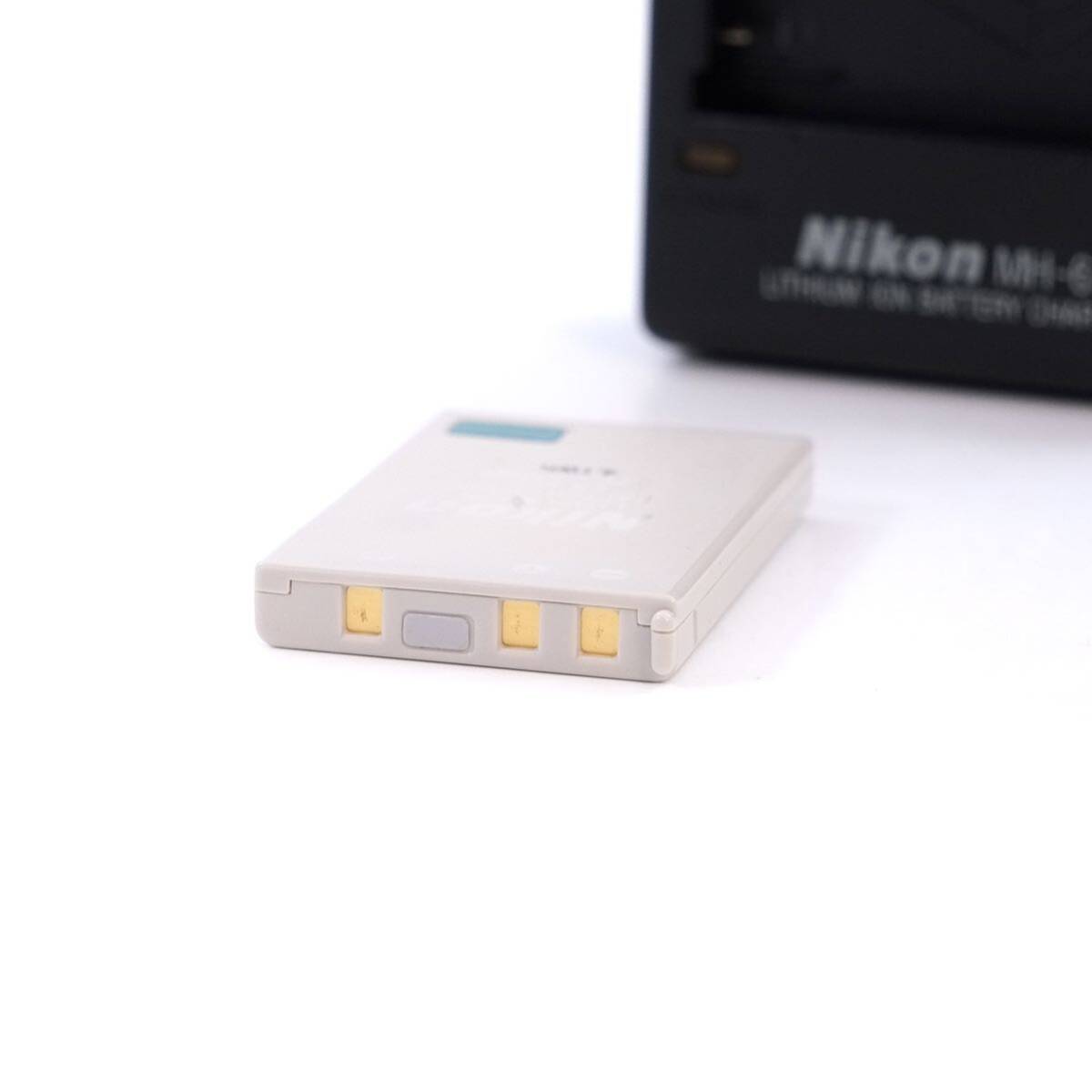 Nikon Nikon MH-61 battery charger + EN-EL5 battery set 