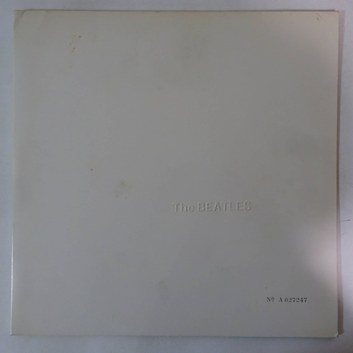 14030341;【ほぼ美盤/国内盤/2LP/東芝赤盤/ポスター付/見開き】The Beatles / S.T._画像1