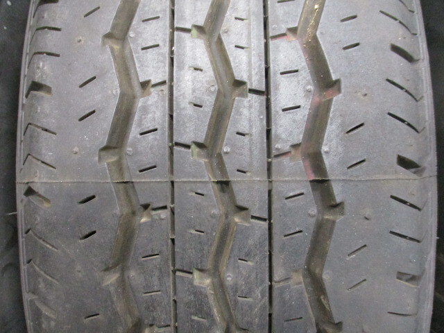 中古タイヤ ブリヂストン エコピアRD613 195/80R15 107/105N 2022年製造 ハイエース 新車装着 新車外し 納車外し_画像4