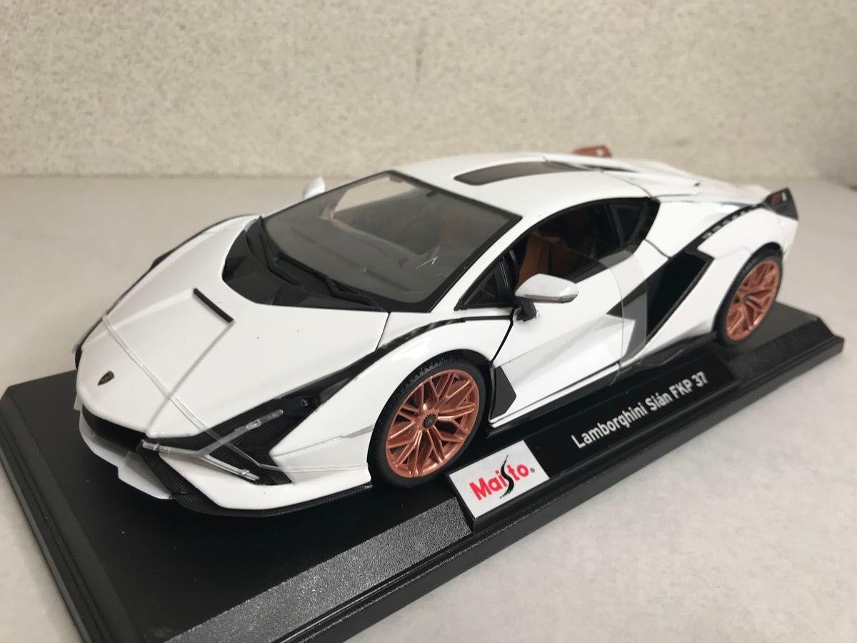 新品 マイスト 1/18／Lamborghini Sian FKP 37／ランボルギーニ シアン FKP 37／白／Maisto